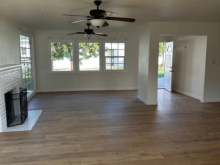 130 Surfside Dr — Photo 14