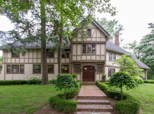 1043 W 57th Ter, Kansas City, MO 64113
