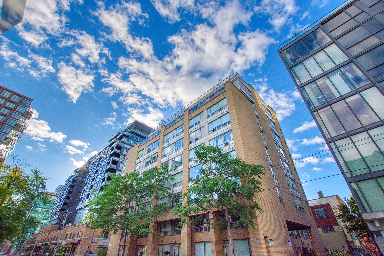 525 Richmond Street — Photo 2
