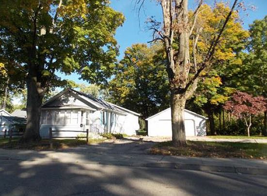 2nd image of 103 Riverside Dr