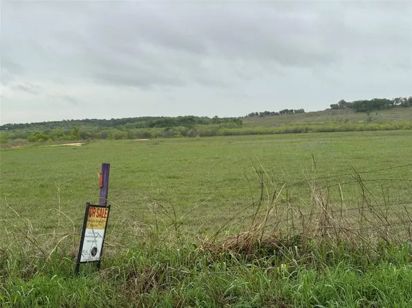 109 Black Ankle Rd, Lockhart, TX 78644