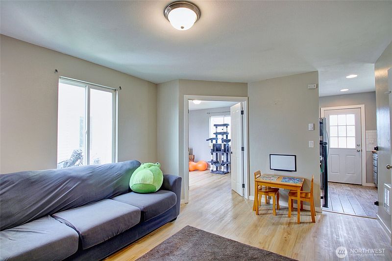 2nd image of 1812 N 30th Street