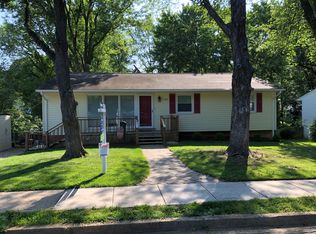 1102 Hillcrest Dr SW, Vienna, VA 22180