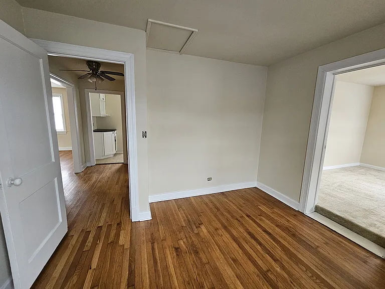 909 Rockland Ave — Photo 16