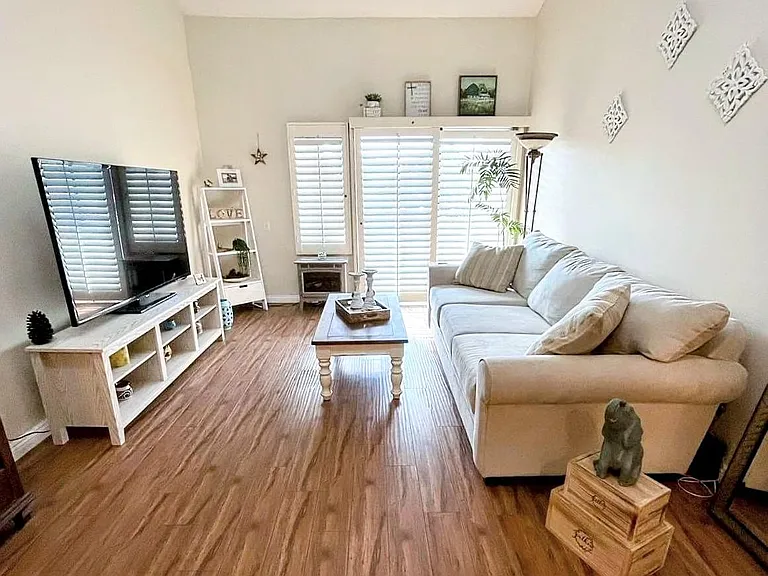 3591 Ruffin Rd — Photo 3