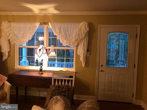 2nd image of 613 Burke Ave
