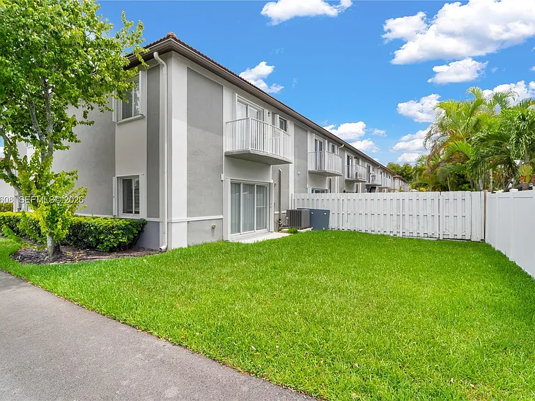 2802 SW 128th Way — Photo 29