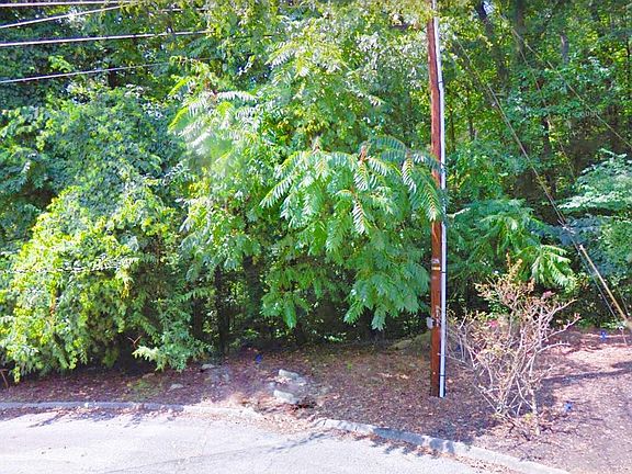 4th image of 3355 Landmark Dr