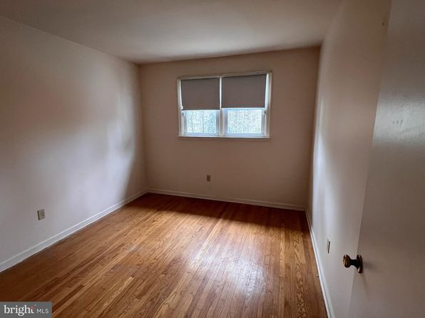 104 Maplewood Ln, Wilmington, DE 19810