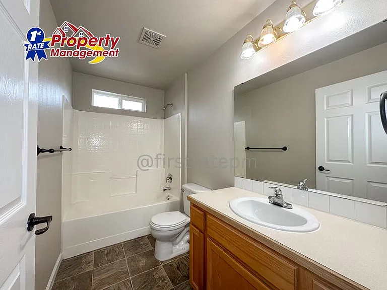 10151 W Garverdale Ln #201 — Photo 19
