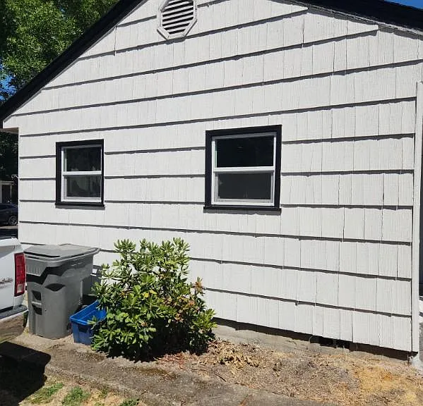 616 5th Ave SE — Photo 2