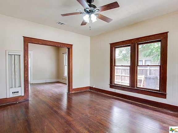 5th image of 578 S Castell Ave