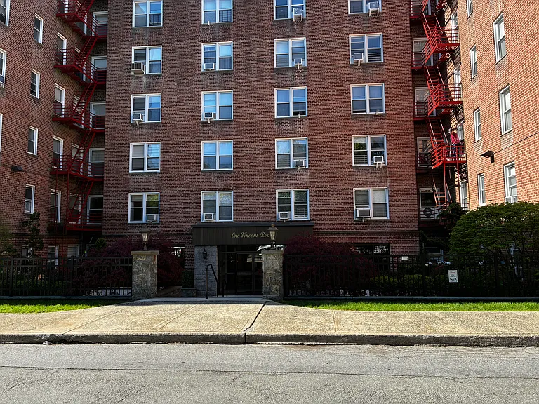 1 Vincent Rd — Photo 11
