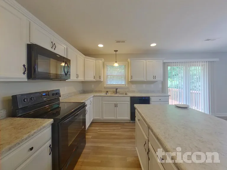 456 Blairwood Ct — Photo 6