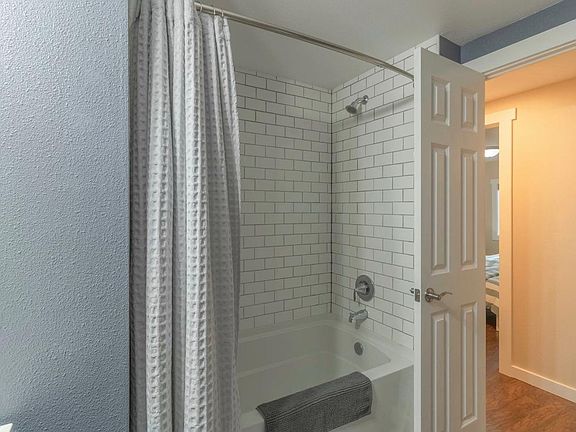 4th image of 15570 Sunny Cove Dr SE