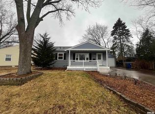 1609 Alcoa Ave, Bettendorf, IA 52722