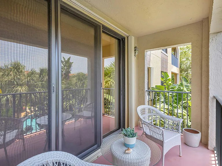 800 Uno Lago Dr #302 — Photo 40