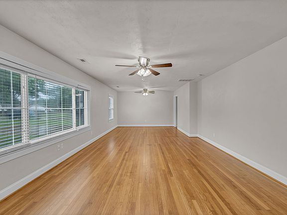 5th image of 525 Dove Dr