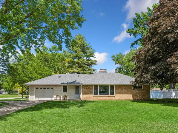 6 Mission Ln, Bloomington, MN 55420