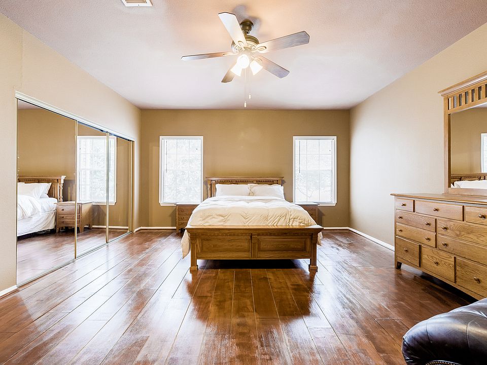 1st image of 17585 Red Oak Dr #7585