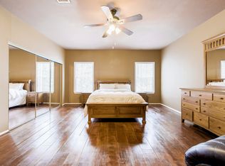 17585 Red Oak Dr #7585, Houston, TX 77090