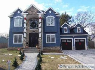 964 Putnam Ave, Merrick, NY 11566