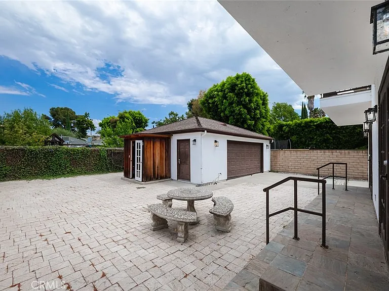 15147 Otsego St — Photo 40