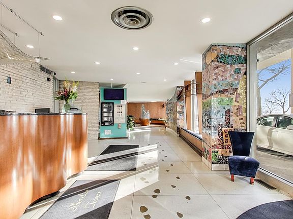 4th image of 6301 N Sheridan Rd APT 8V