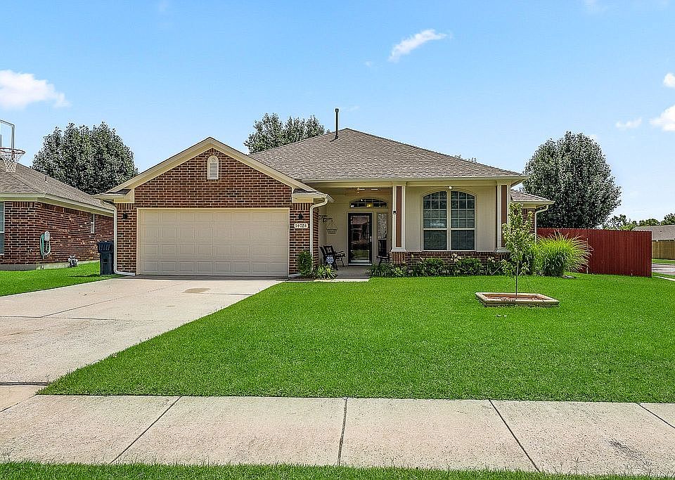 1st image of 14024 Buttercup Cir