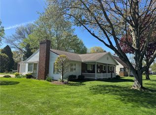 930 E 4th St, Dover, OH
