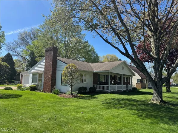 930 E 4th St, Dover, OH 44622