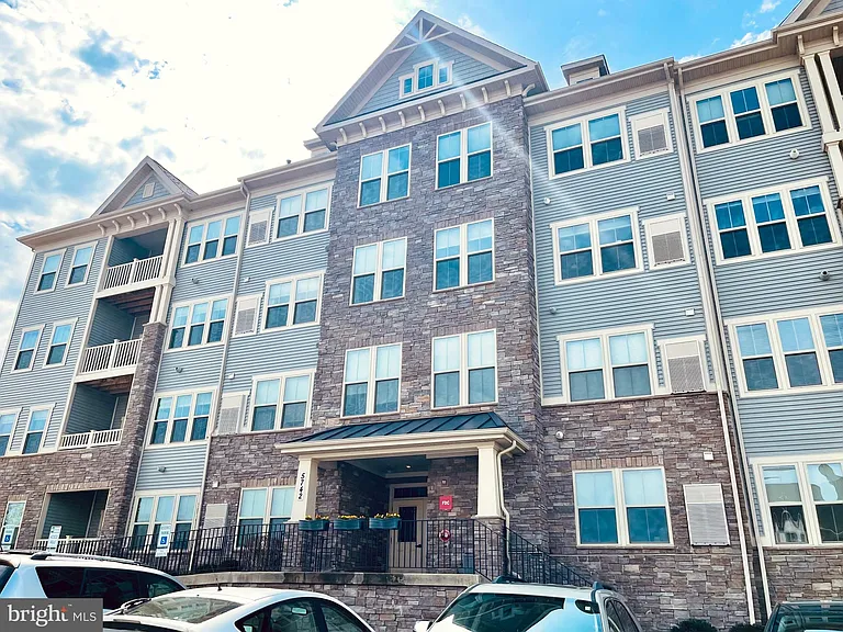5742 Meadowood St #202 — Photo 2