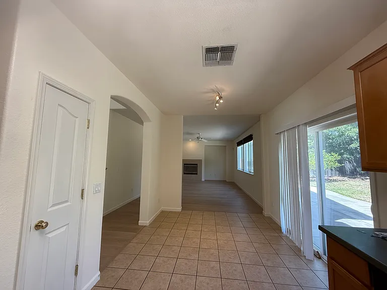 9633 McKenna Dr — Photo 14