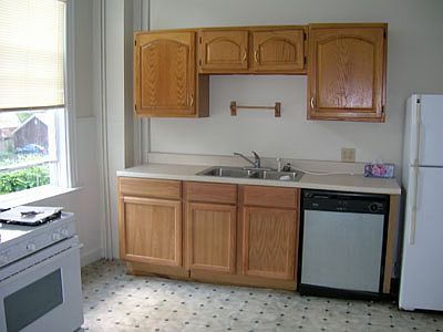 2nd image of 131 Lyon St
