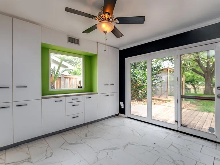 3927 Pleasant Valley Dr — Photo 15