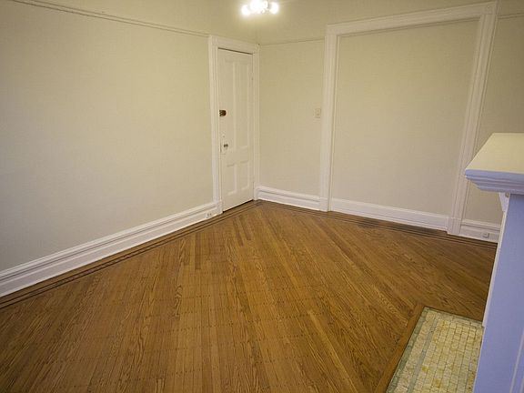5th image of 452 Bainbridge St #2