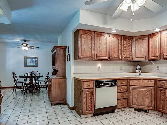 4th image of 3523 Grandview Dr