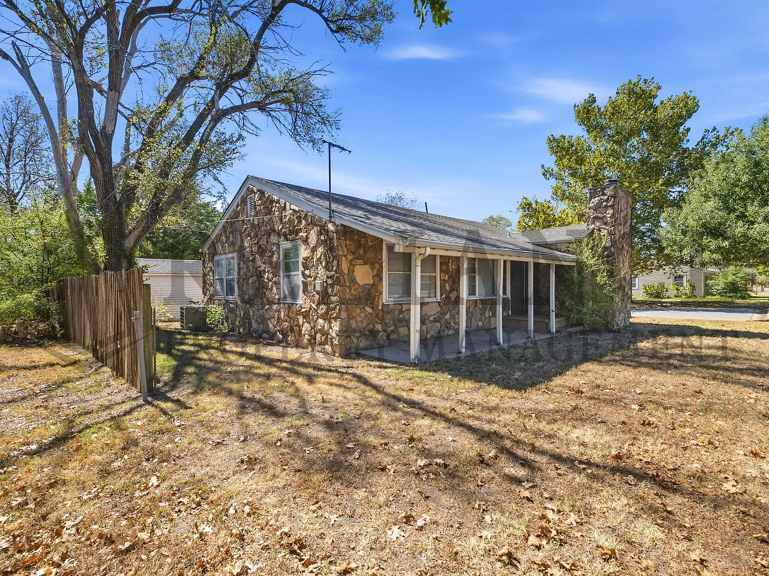 641 North Mc Lean Boulevard - 1 — Photo 4