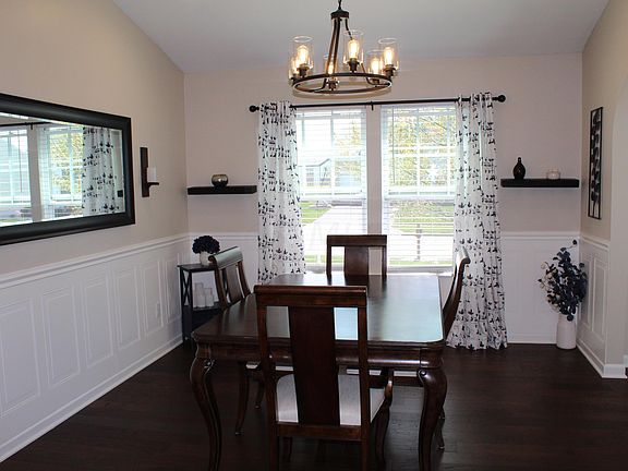 5th image of 124 Parkdale Dr