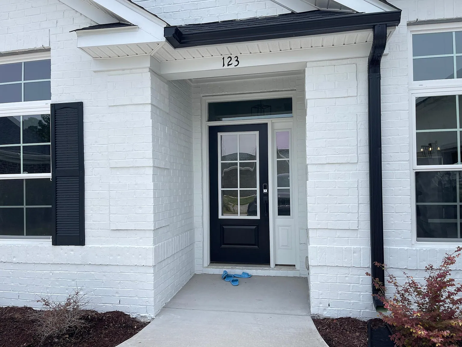 3 bed, 2426 sqft, $3,000 — Photo 3