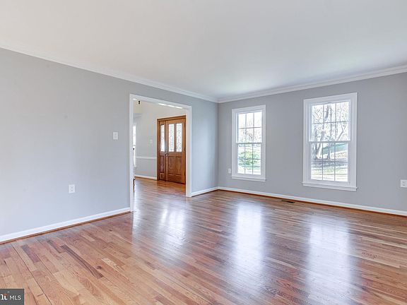 3rd image of 10113 Minburn St