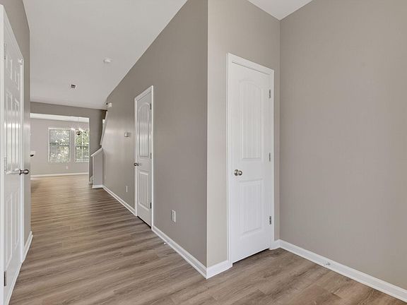 5th image of 3607 Landshire View Ln