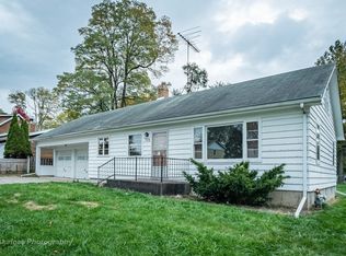 523 Aller St, Elgin, IL 60120