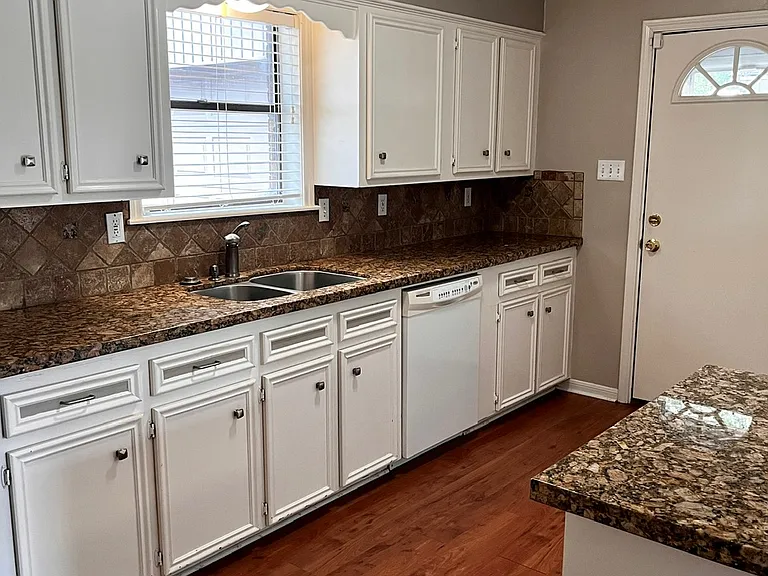 2600 Arbor Dr — Photo 9
