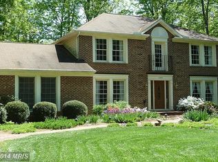 4929 Novak Ln, Fairfax, VA 22030