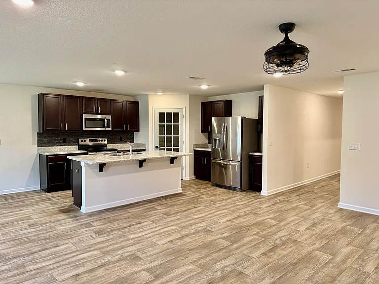 6420 Churchill Cir — Photo 11
