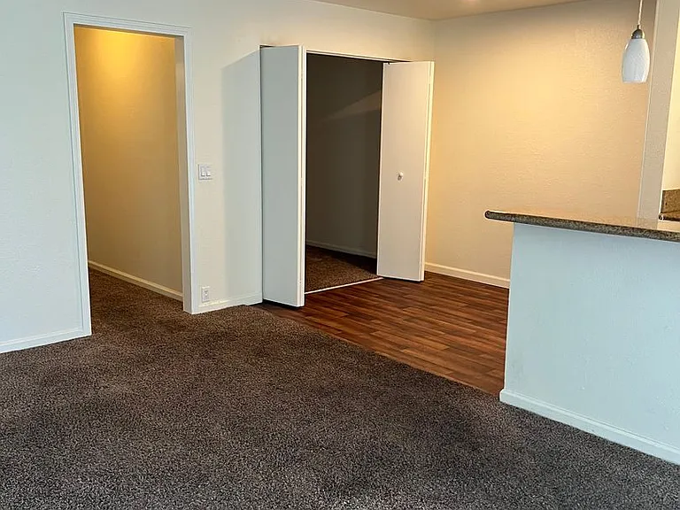 4053 Wilson Ave — Photo 8