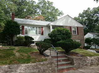 55 Cricket Ln, West Roxbury, MA 02132
