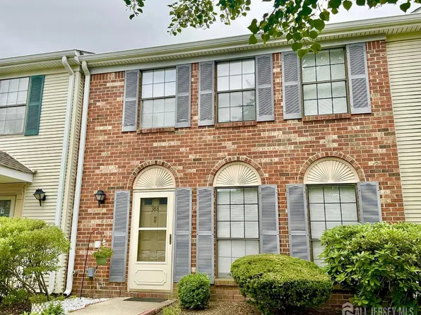 388 Danbury Ln, East Brunswick, NJ 08816