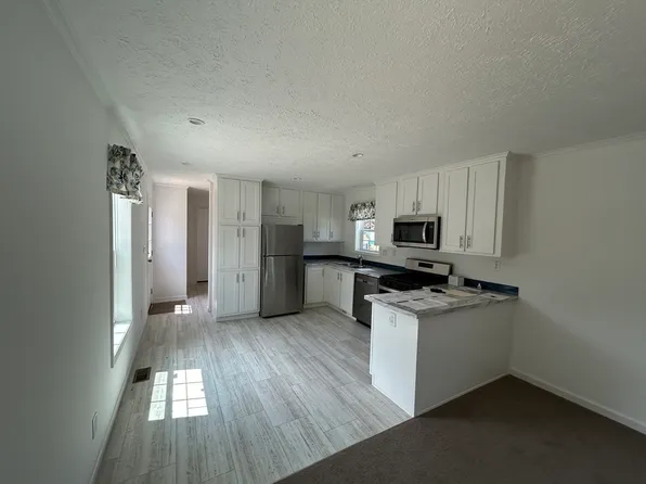 4 Fawn Dr, Plymouth, MA 02360